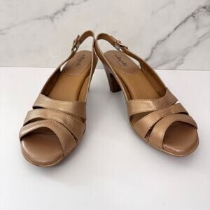 Softspots Womens Neima Sandals Size 10 Strappy Summer Leather Comfort Gold